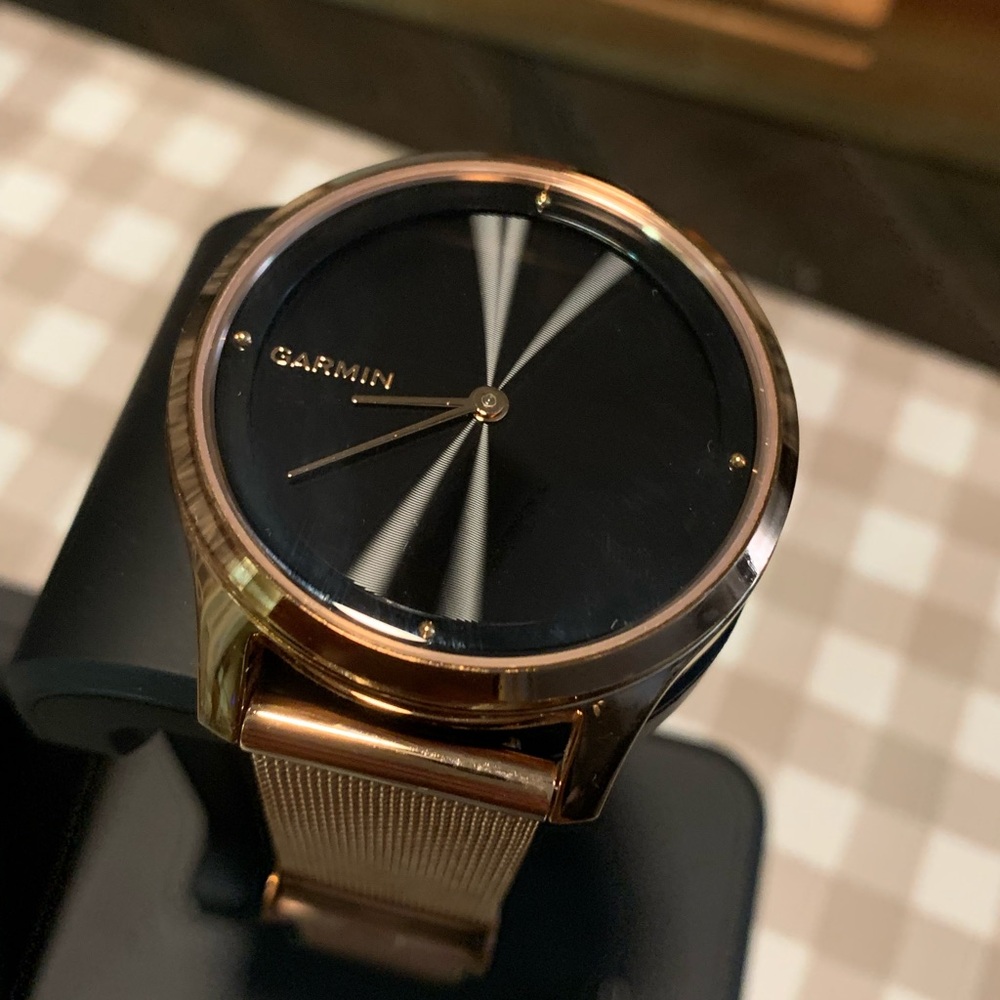 Garmin Vivomove Luxe 18K Rose Gold PVD Smart Watch Milanese Bank Luxury 42mm